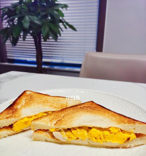 自制三明治早餐（健康美味的自制早餐，让你轻松迎接新的一天）