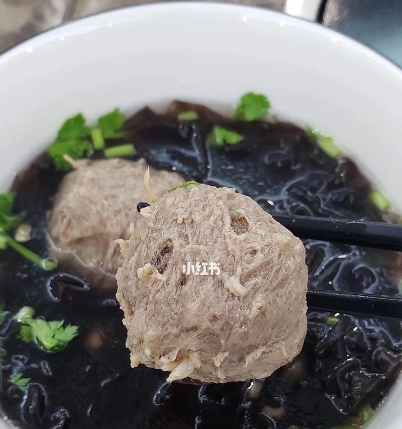 自制牛肉丸的做法（简单易学，口感鲜美，自制美味牛肉丸的秘诀）