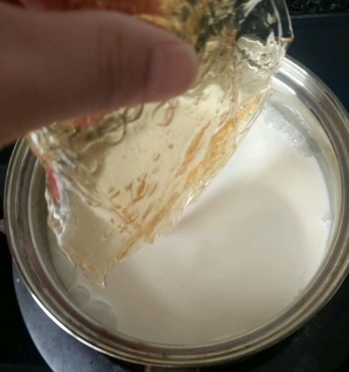 自制牛奶布丁的完美做法（轻松学会，健康营养又美味的家庭甜品）
