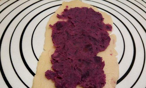 自制紫薯山药小月饼，美味又营养（以紫薯山药为主料的小月饼，家庭DIY又好玩，制作方法详解）