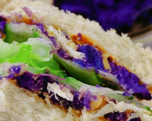 紫薯黄瓜番茄煎蛋三明治制作方法（让你的早餐更加健康美味，惊艳味蕾的秘诀！）