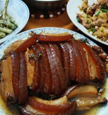 传统美食（味道醇厚，营养丰富，汇聚草原味道）