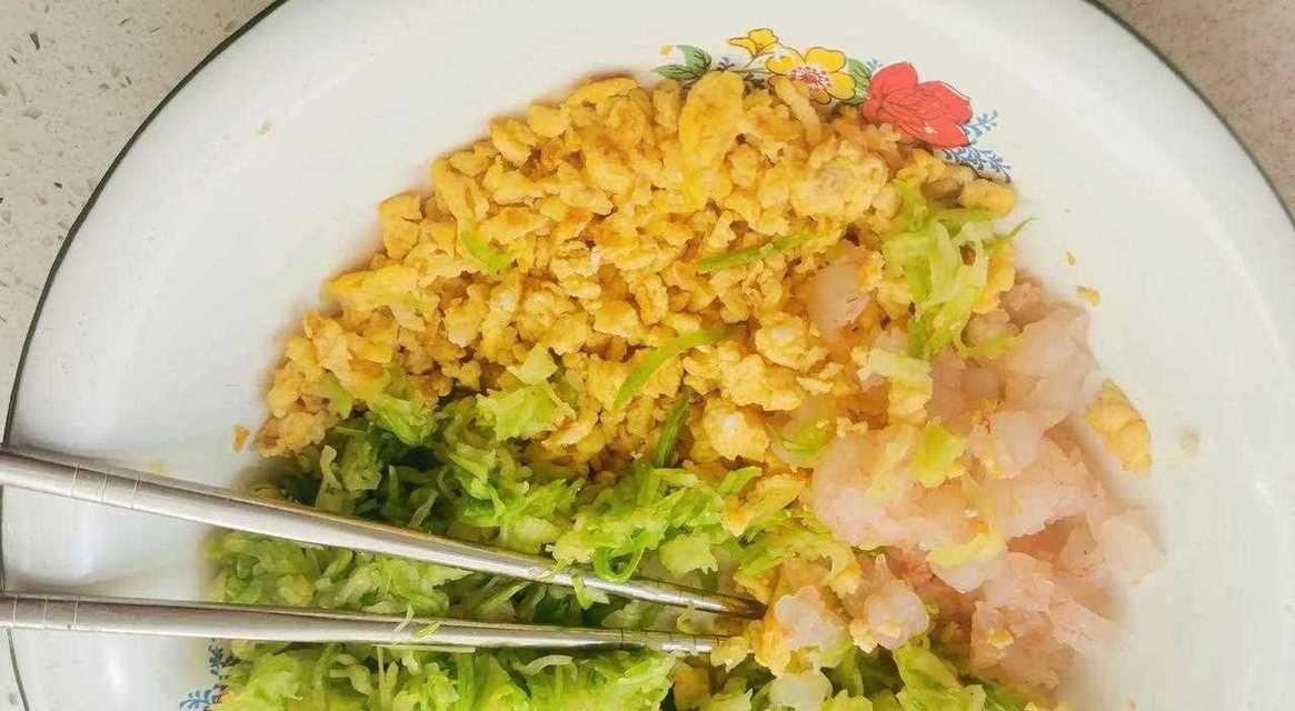 美味可口的猪肉西葫芦韭菜饺子（自制饺子的乐趣和技巧，让味蕾体验满分）