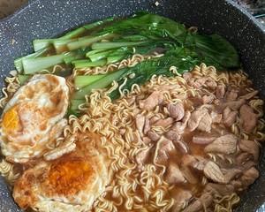 猪肉汤面的制作方法（家常美食，营养丰富）