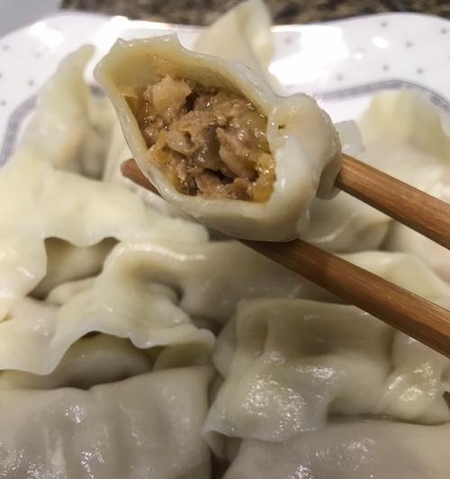 家常猪肉酸菜饺子制作大全（手工制作饺子，美味来自自己的双手）