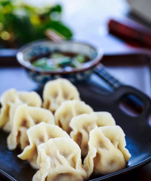 手工制作美味猪肉面条菜馅儿饺子（传统技艺，口感绝佳；美食家必备的饺子手艺）