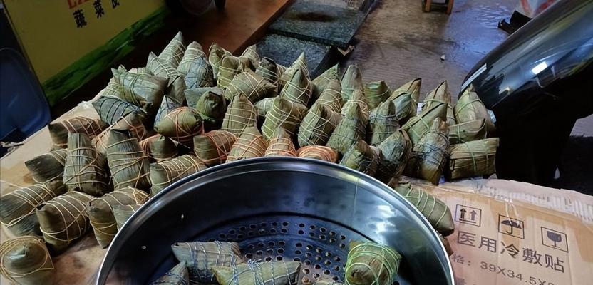 品味湛江特色粽子（了解湛江粽子的历史和文化背景，探寻制作工艺和口味特点）