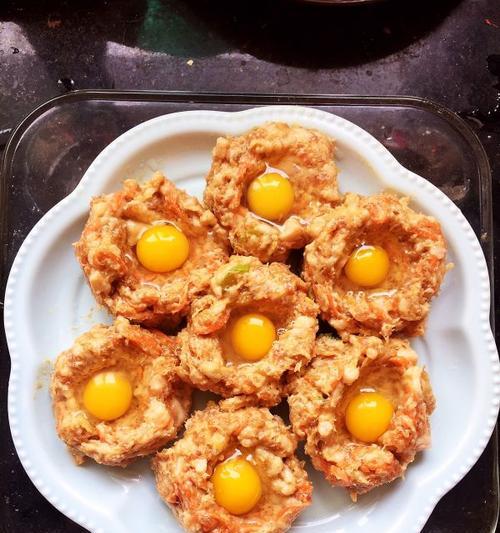 原味培根鹌鹑太阳蛋的制作方法（口感香醇的早餐美食）