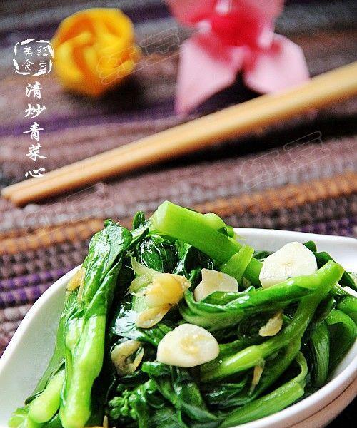 鲜香美味的油淋青菜（一道简单易学的家常菜，带来健康美味）