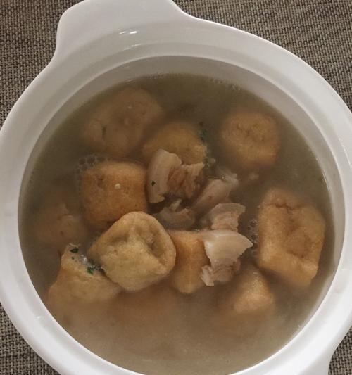 美味健康的油豆腐青菜汤（油豆腐青菜汤做法分享，营养丰富、美味可口）