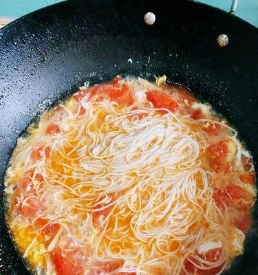 油菜鸡蛋面的制作方法（用油菜鸡蛋面做一顿美味佳肴，健康美味又简单！）