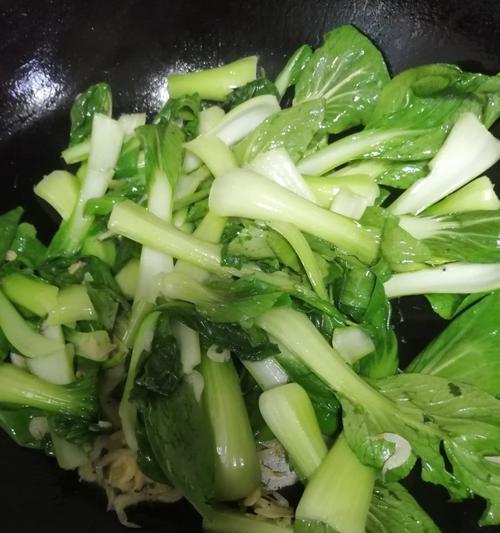 油菜炒虾皮，美味可口的家常菜（以虾皮为主食材，配以油菜，味道鲜美可口）