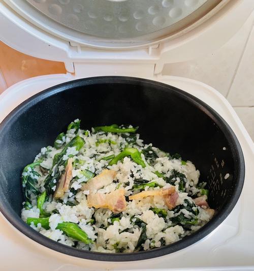 樱桃肉咸肉菜饭的制作方法（一道美味营养的家常菜谱）