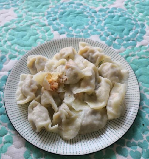 羊肉香椿水饺的制作方法（以新鲜香椿叶为主料，清爽美味的佳肴）