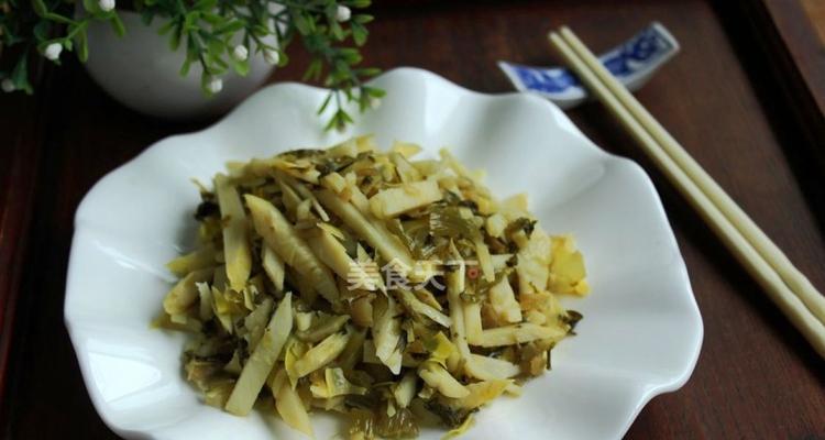 雪菜笋丝黄鱼馄饨的做法（家庭美食）