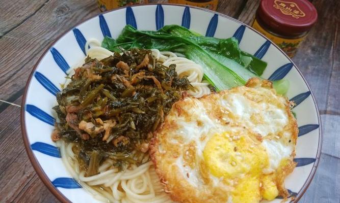 家常美味，雪菜肉丝粉的制作方法大揭秘！（以简单食材，做出好吃的雪菜肉丝粉。）