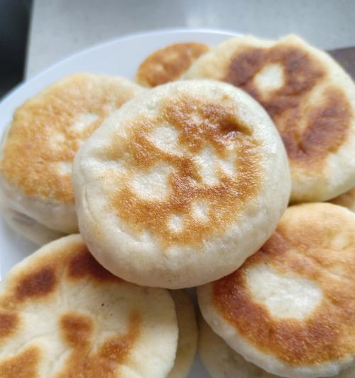 手工制作香脆芝麻饼（传统美食）