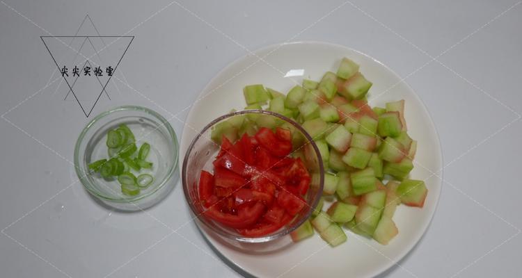 以西瓜皮汁为基础的健康饮品制作方法（健康美味）