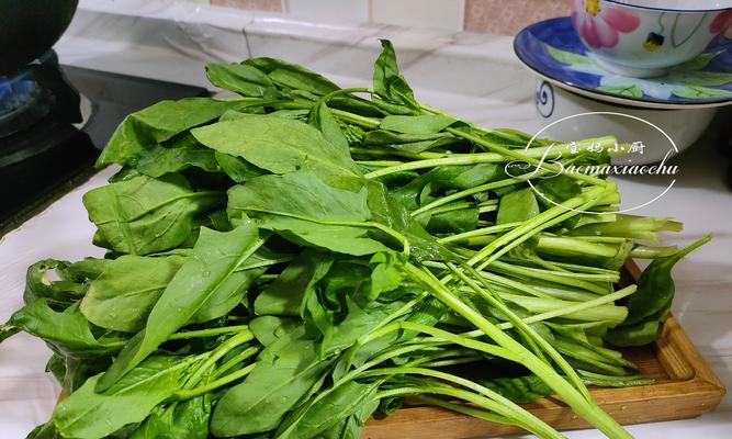 美味又健康的晚餐凉拌菠菜（家常料理）