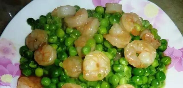 美味家常菜——豌豆玉米炒虾仁（口感丰富）