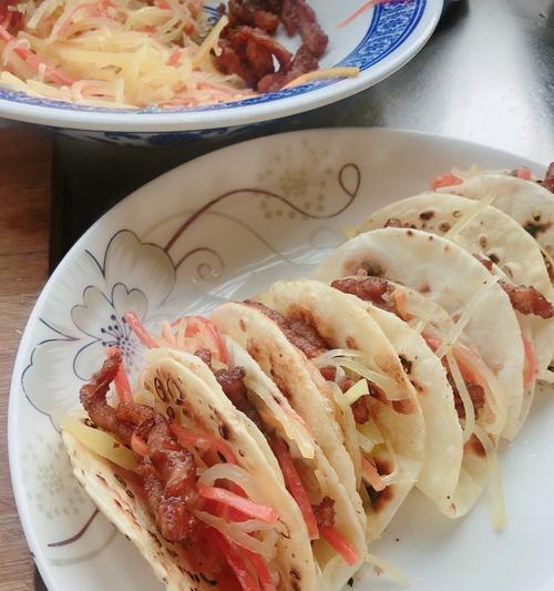 土豆丝卷煎饼，美味香脆健康（自家制作）