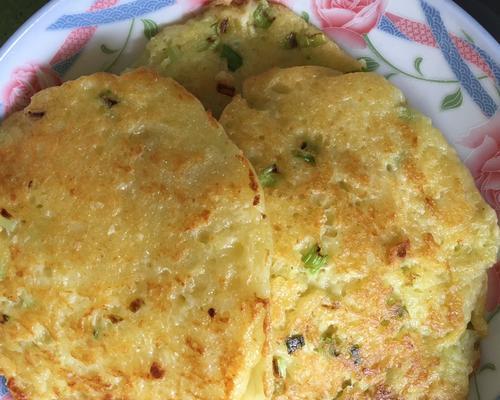 土豆丝鸡蛋摊饼的制作方法（美味可口的家常早餐）