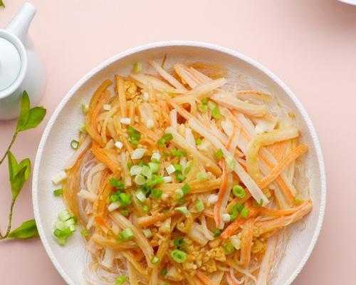 蒜香芝麻蒸青蟹粉丝，味蕾的享受（用一种独特的方法呈现青蟹的美味）