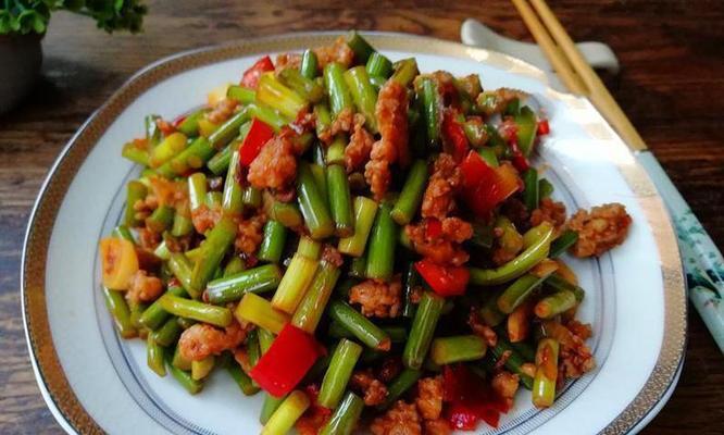 家常美食——蒜薹炒酱油肉（一道下饭好菜）