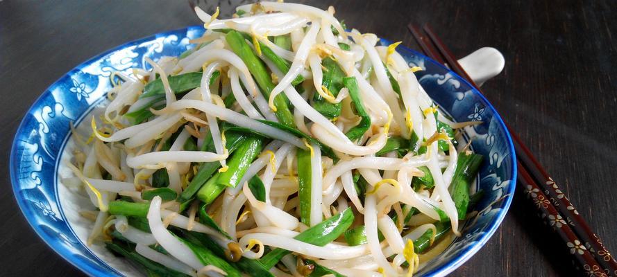 素食佳肴之素炒韭菜绿豆芽（清爽营养易做）