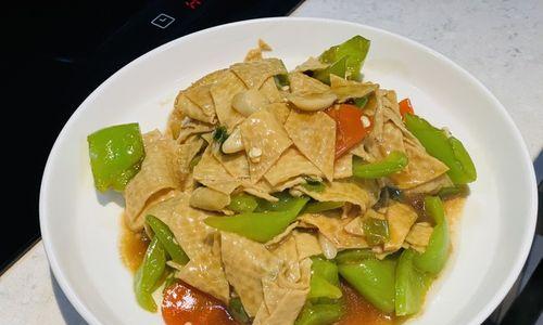 以素炒豆腐皮的美食烹饪（简单易学）