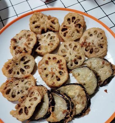 香脆可口的酥炸藕丸，让你爱不释口（一步步教你制作美味藕丸）