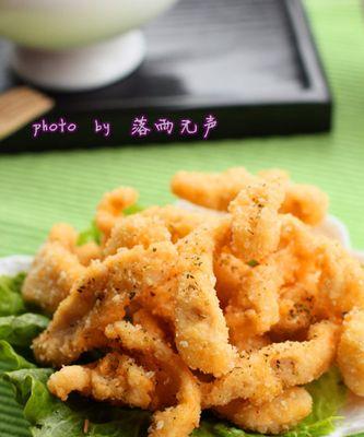 如何做出酥炸柠檬鸡柳条（用这个简单的食谱制作美味的主菜）