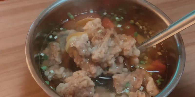 丝瓜酥肉汤的营养与制作方法（以清热解暑）