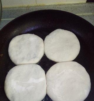 酥皮荠菜馅饼的制作方法（学会这个简单的食谱）