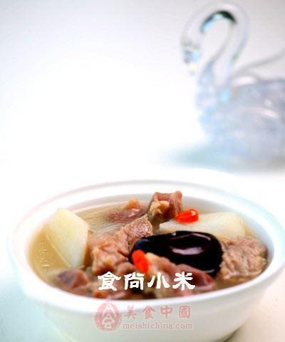 柿饼红枣排骨汤，营养美味又温暖（营养丰富）