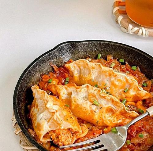 享受韩式味蕾盛宴——以茹果妈妈韩式泡菜锅的做法（品尝正宗韩国美食）