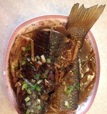 梭子鱼的多种做法（掌握烤、煎、炸、蒸四种做法）