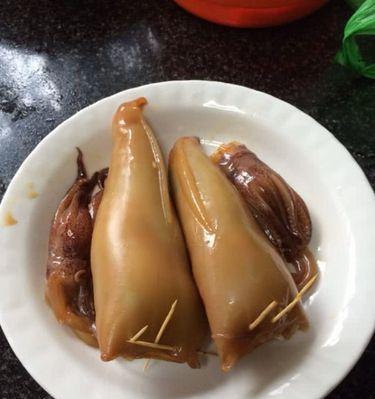 以鱿鱼筒为主角的美食探秘（揭秘鱿鱼筒的制作工艺和食用技巧）