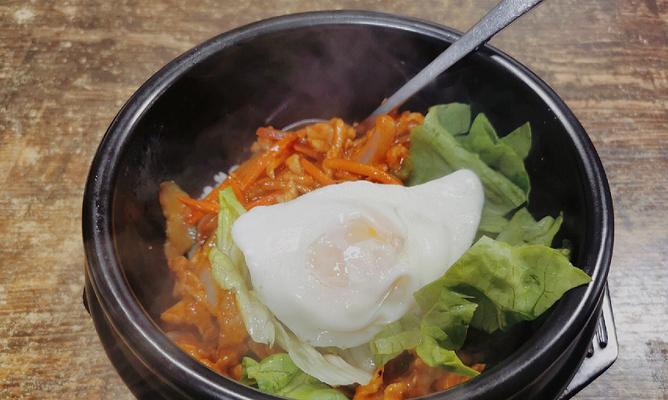 月见石锅拌饭的制作方法（传统美食）