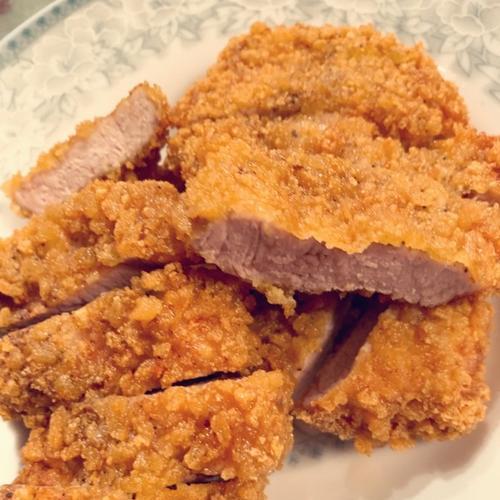 原味快手炸猪排，让你尝到外酥里嫩的美味（美味原料选好）