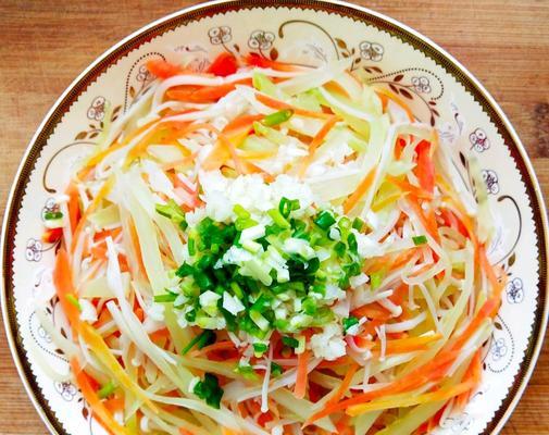 以莺莺脆脆一夏，轻松自制美味小吃（掌握制作技巧）