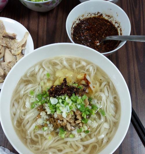 阴阳八卦面的制作方法（传承千年的中华美食文化）