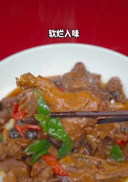 香辣铁锅捆鸭（家庭版特色美食）