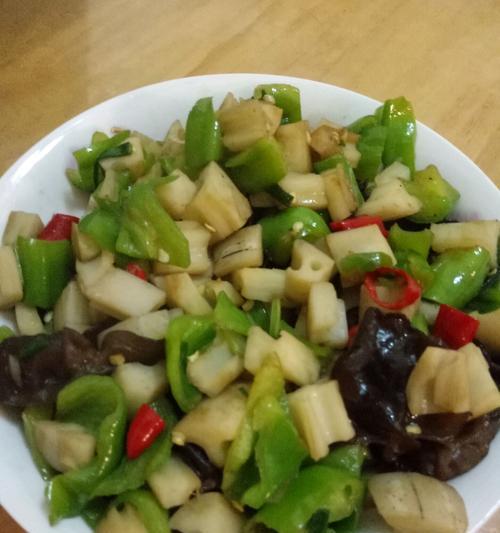 香辣炝拌藕丝的做法（家庭美食）