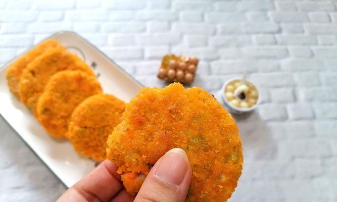 教你制作美味土豆鲜虾饼（简单易学的土豆鲜虾饼做法）