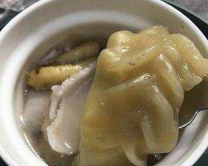 美味健康的乌鸡火腿花胶汤（让味蕾和身体同步滋养的家常汤菜）