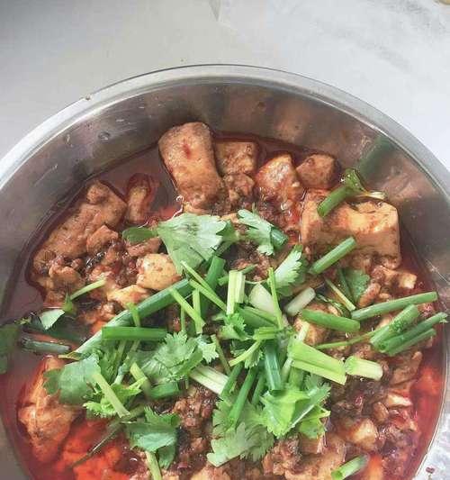 麻婆豆腐的制作方法（传统川菜美食麻婆豆腐的做法及注意事项）