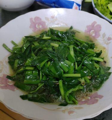 莴苣炒韭菜，美味佳肴的制作方法（做法简单）