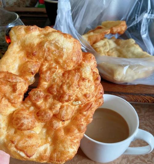 糖油饼儿的制作方法（香甜酥脆的传统美食）