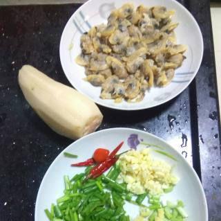 酸辣蚬子肉的制作方法（用家常的方法轻松做一道美味佳肴）